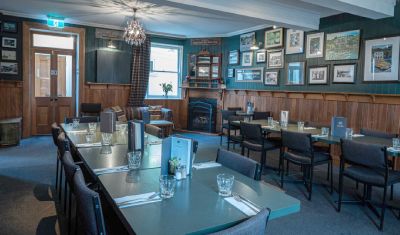 Carey's Bay Hotel